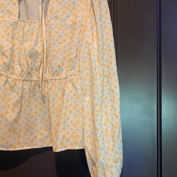 Women’s summer blouse peplum XL floral worn once - Picture 4 of 5